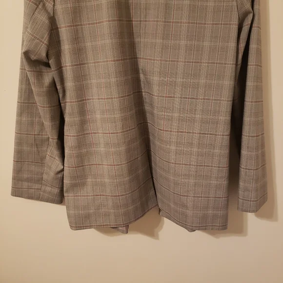 Forever 21 Gray Plaid Contemporary Blazer. Size Large Women. - Picture 9 of 9